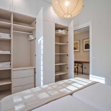 Sitges Spaces Garden Condo-2 Bedrooms, 2 Bathrooms, Garden Terrace, Near Center, Sleeps Up To 6- Monthly Rentals Only מראה חיצוני תמונה