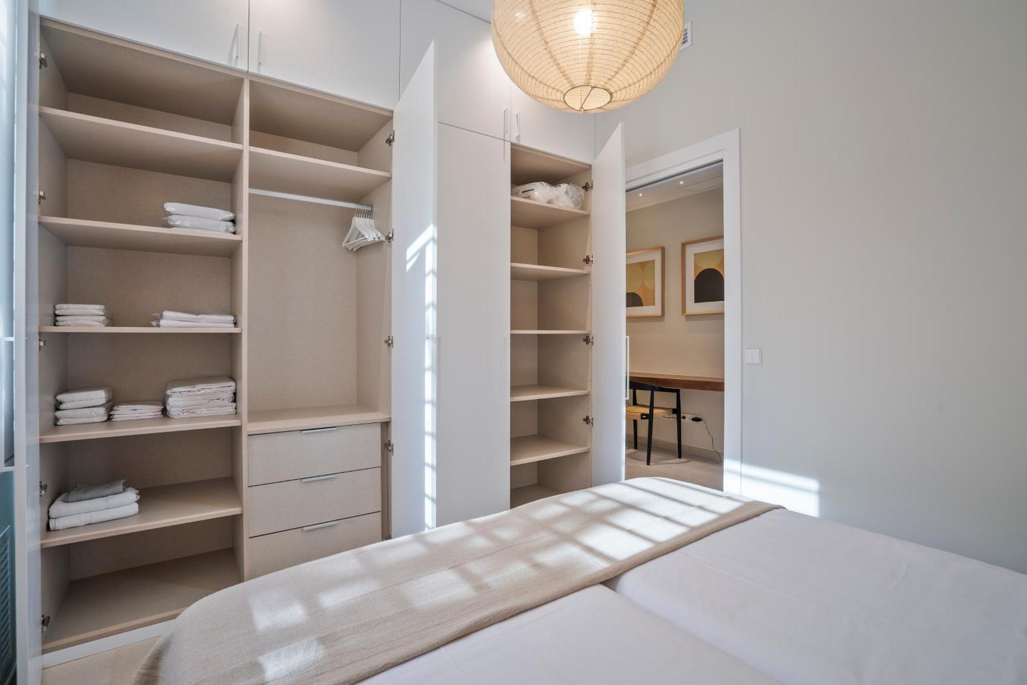 Sitges Spaces Garden Condo-2 Bedrooms, 2 Bathrooms, Garden Terrace, Near Center, Sleeps Up To 6- Monthly Rentals Only מראה חיצוני תמונה