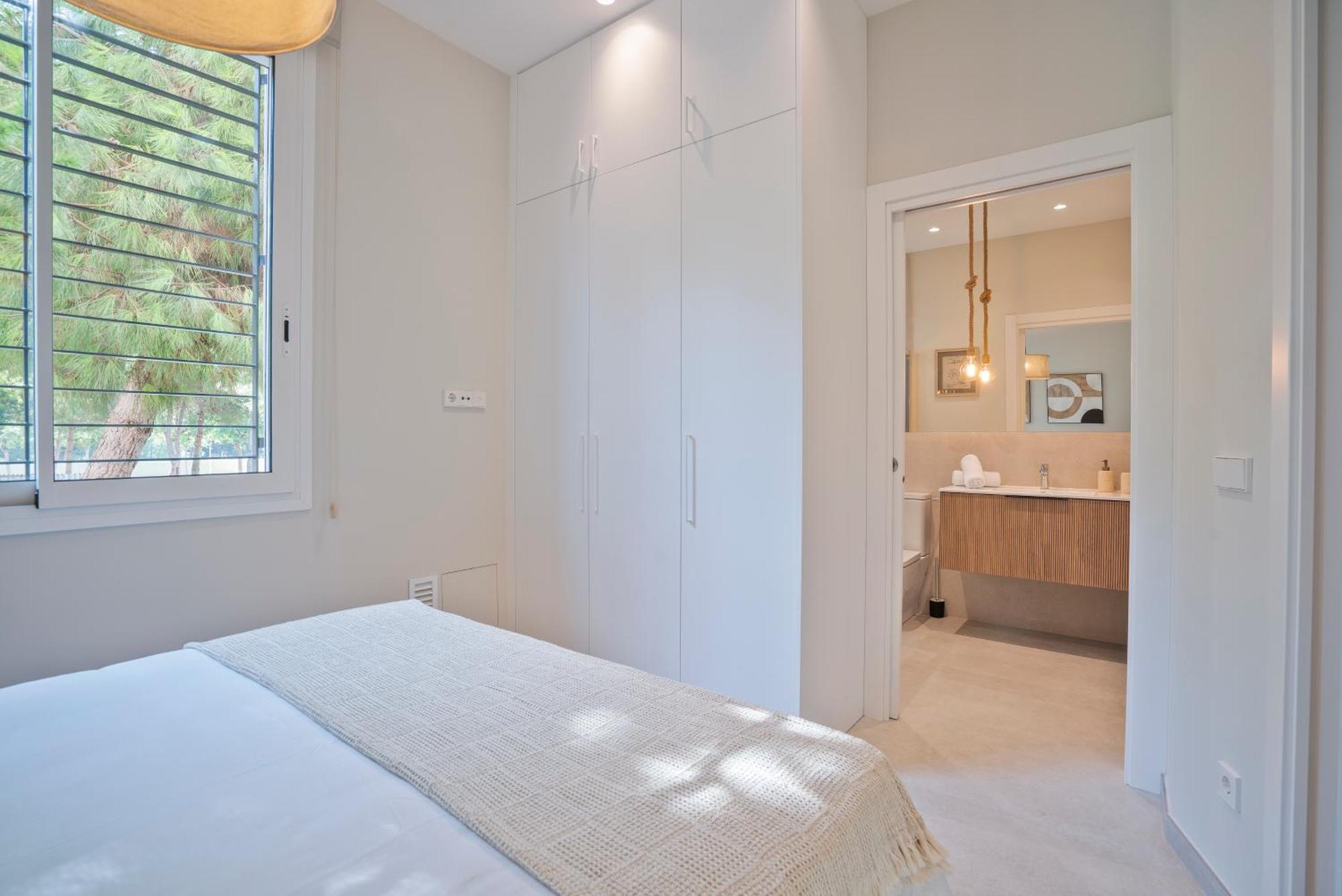 Sitges Spaces Garden Condo-2 Bedrooms, 2 Bathrooms, Garden Terrace, Near Center, Sleeps Up To 6- Monthly Rentals Only מראה חיצוני תמונה