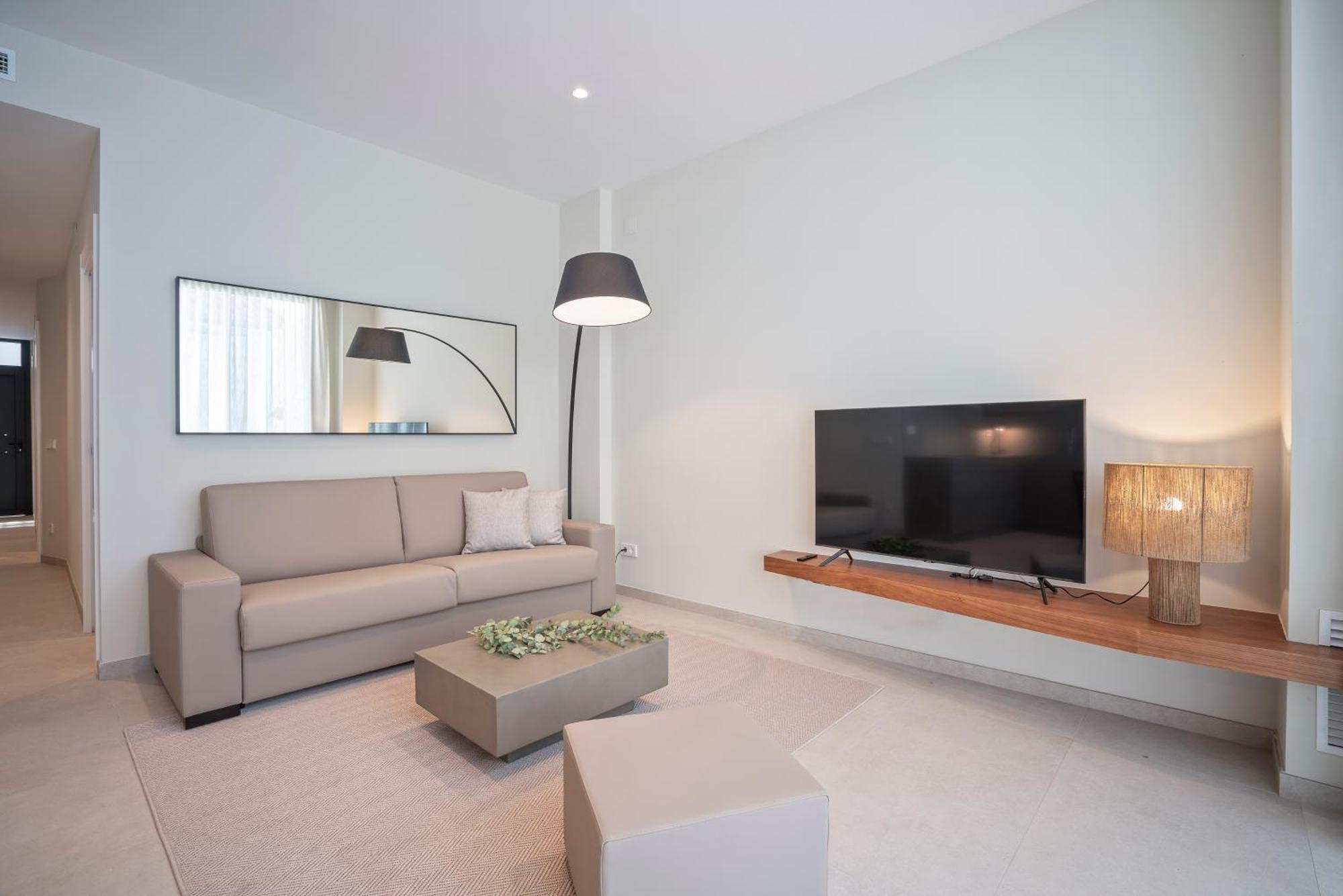 Sitges Spaces Garden Condo-2 Bedrooms, 2 Bathrooms, Garden Terrace, Near Center, Sleeps Up To 6- Monthly Rentals Only מראה חיצוני תמונה