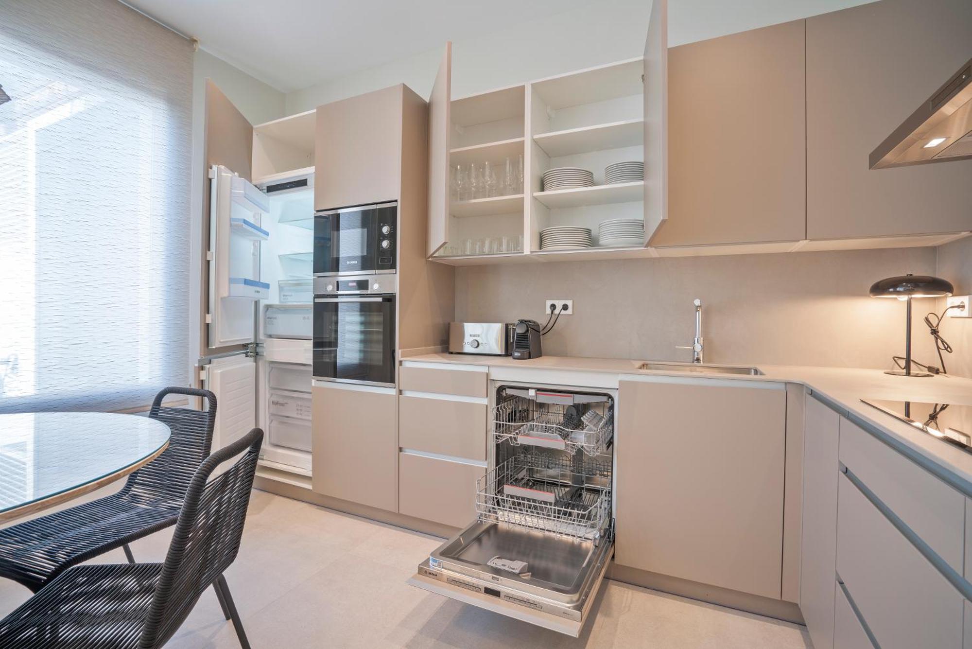 Sitges Spaces Garden Condo-2 Bedrooms, 2 Bathrooms, Garden Terrace, Near Center, Sleeps Up To 6- Monthly Rentals Only מראה חיצוני תמונה