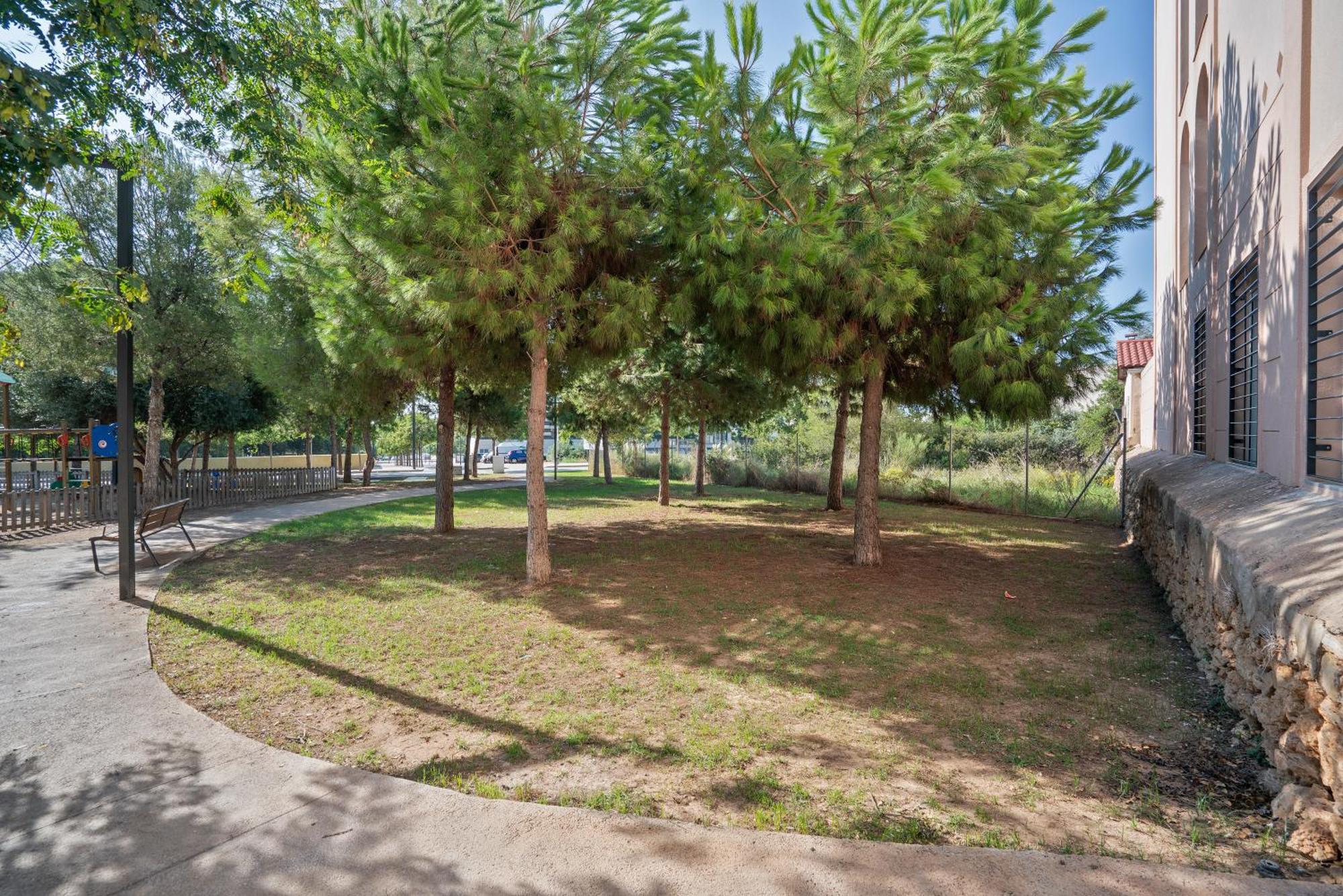 Sitges Spaces Garden Condo-2 Bedrooms, 2 Bathrooms, Garden Terrace, Near Center, Sleeps Up To 6- Monthly Rentals Only מראה חיצוני תמונה